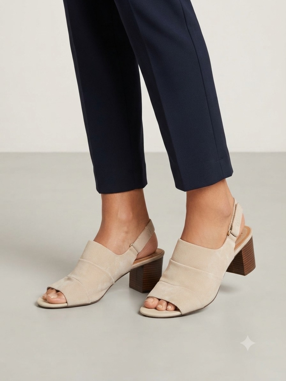 Clarks Suede Beige Open-Toe Slingback Block Heel Sandals Size 10